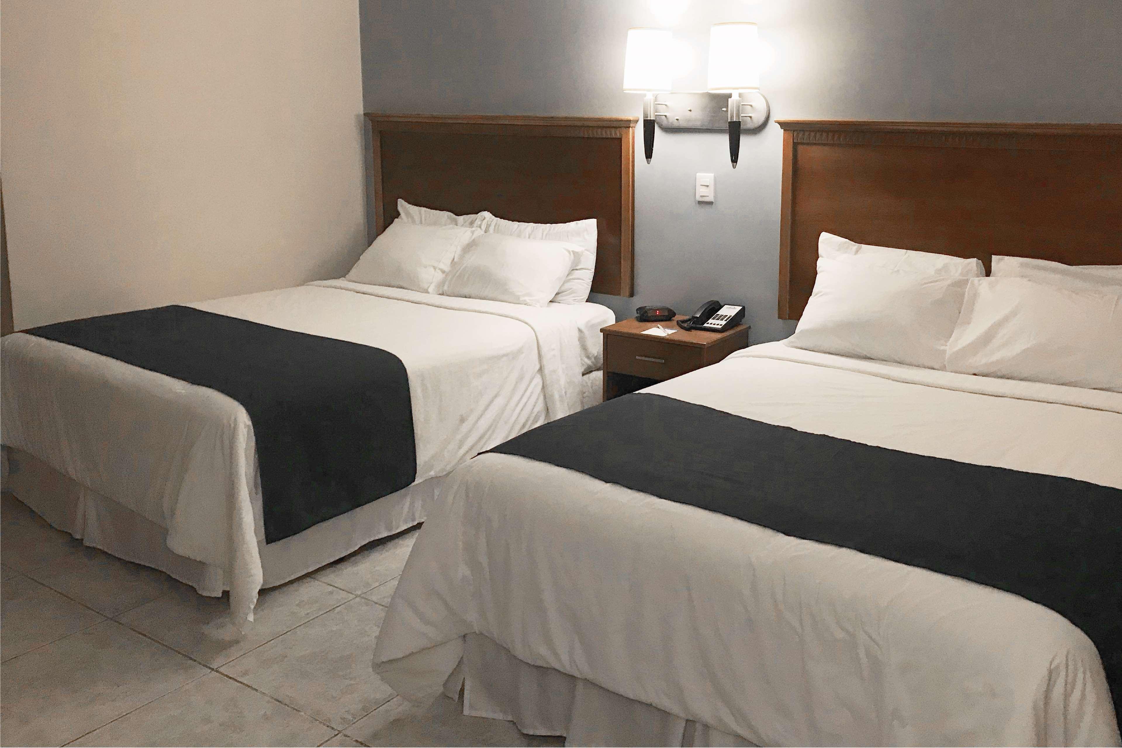Days Inn By Wyndham Piedras Negras Extérieur photo